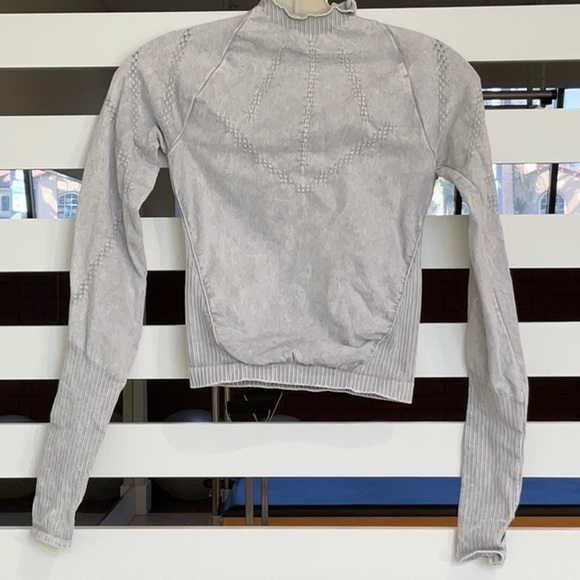 NWOT FREE PEOPLE GOOD KARMA HIGH NECK LONG SLEEVE LAYERING TOP - Picture 9 of 11